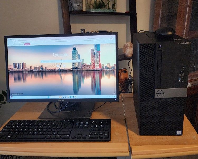 Dell Optiplex 7050 desktop Computer.
| Intel 7th Gen i7-7700 Quad Core 
| 16GB DDR4 
| 256GB SSD 
| windows 11. Microsoft office installed. Nothing wr