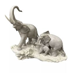 Lladro Large Elephants Walking Figurine 🐘