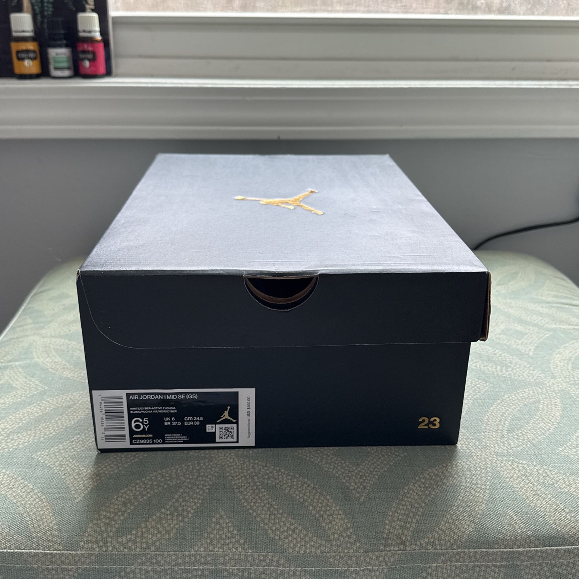Air Jordan 1 Mid We