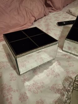 Mirrored iteams all for 25dls