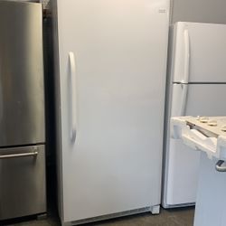 Freezer FRIGIDAIRE 34”Electrolux  With Warranty 