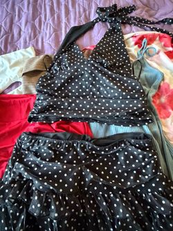Women’s dress / halter tops majority never worn