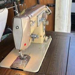 Vintage Dressmaker Sewing Machine w/ Cabinet – Made in Japan – 1950s – Tested  ⸻  Description  Vintage Dressmaker sewing machine, Made in Japan, datin