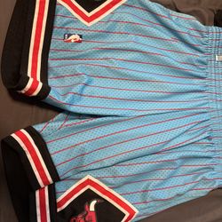 Mitchell and Ness Bulls Shorts sz XL