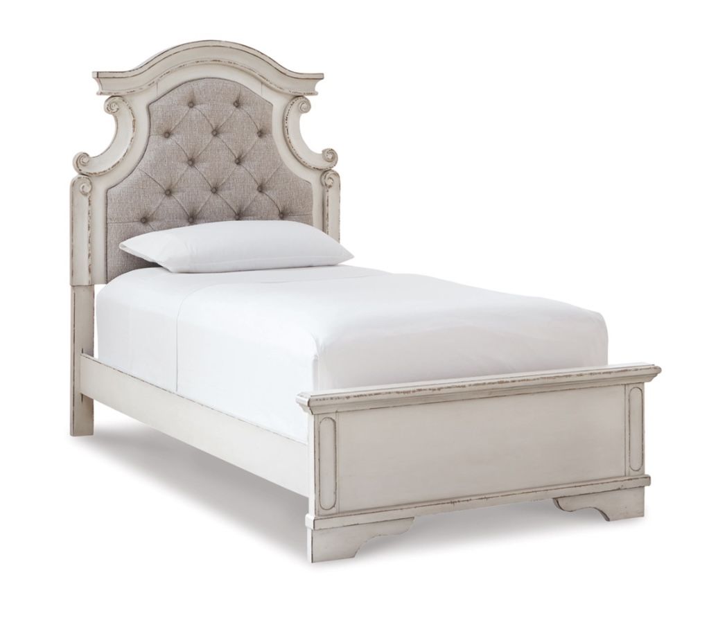 Reayln Bed Frame 