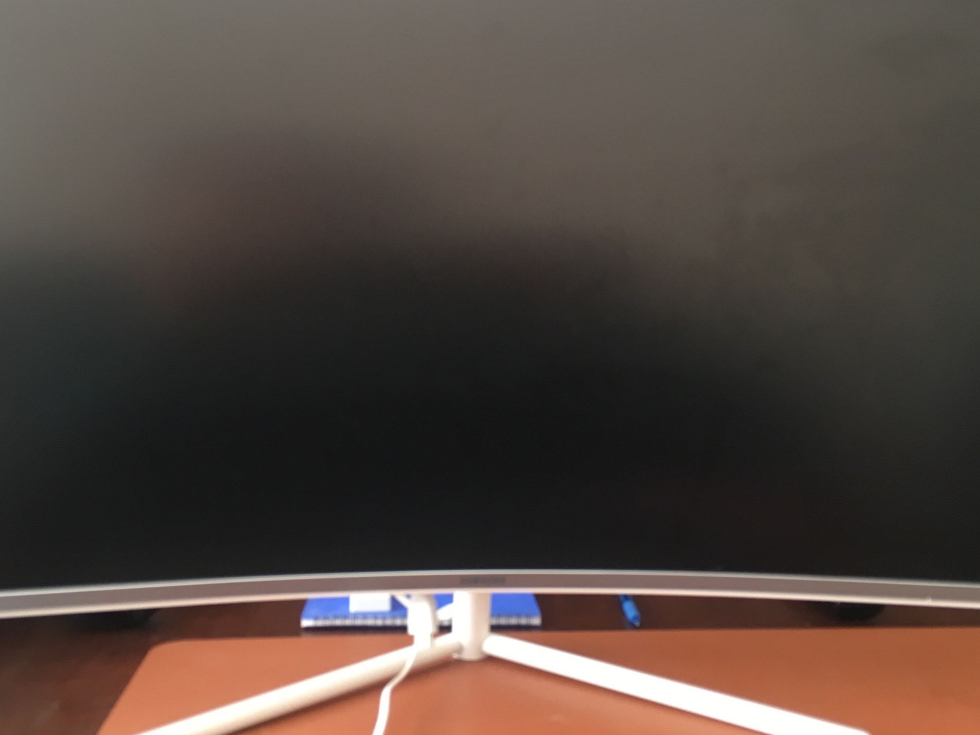 Like New. Samsung 32” 4K Curved Monitor