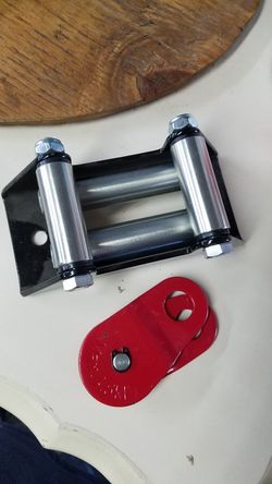 Winch cable guide