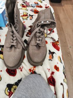 Women's canvas boots