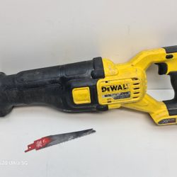 Dewalt Saw Zall  And Batteries 