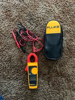 Fluke 323 True RMS Clamp Meter