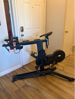 Wahoo KICKR Bike - Premium Smart Stationary V1