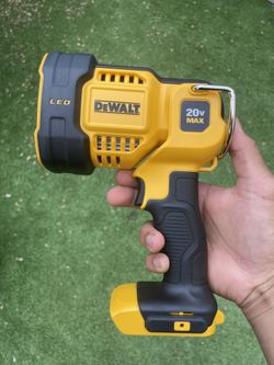 dewalt flash light