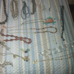 25 Necklaces, New
