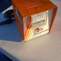 Battery Charger Automatic 0 - 8 Amp Ray o Vac In Great Condition