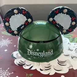 Disney Holly Wreath Ice Cream Bowl 
