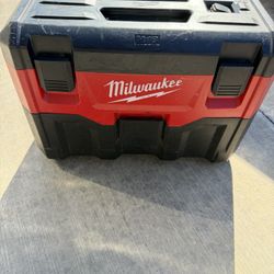 Milwaukee M18 Vacuum