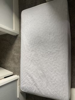 Baby Toddler Mattress Hardly Used 50 OBO Beautyrest Black