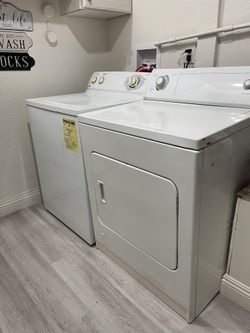 GE washing machine with agitador and Whirpool dryer 