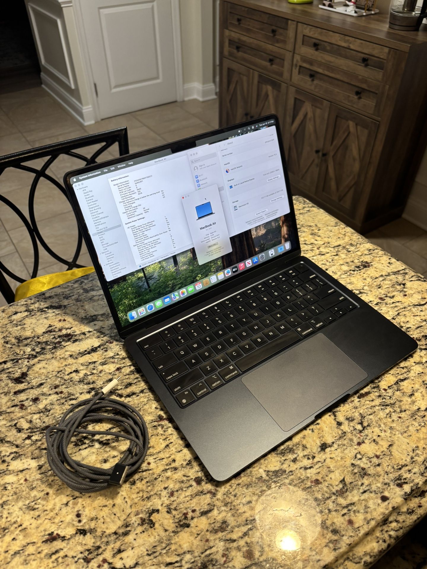 2022 M2 MacBook Air Perfect condition