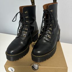 Dr. Martens Leona Black Vintage Boots Size 9
