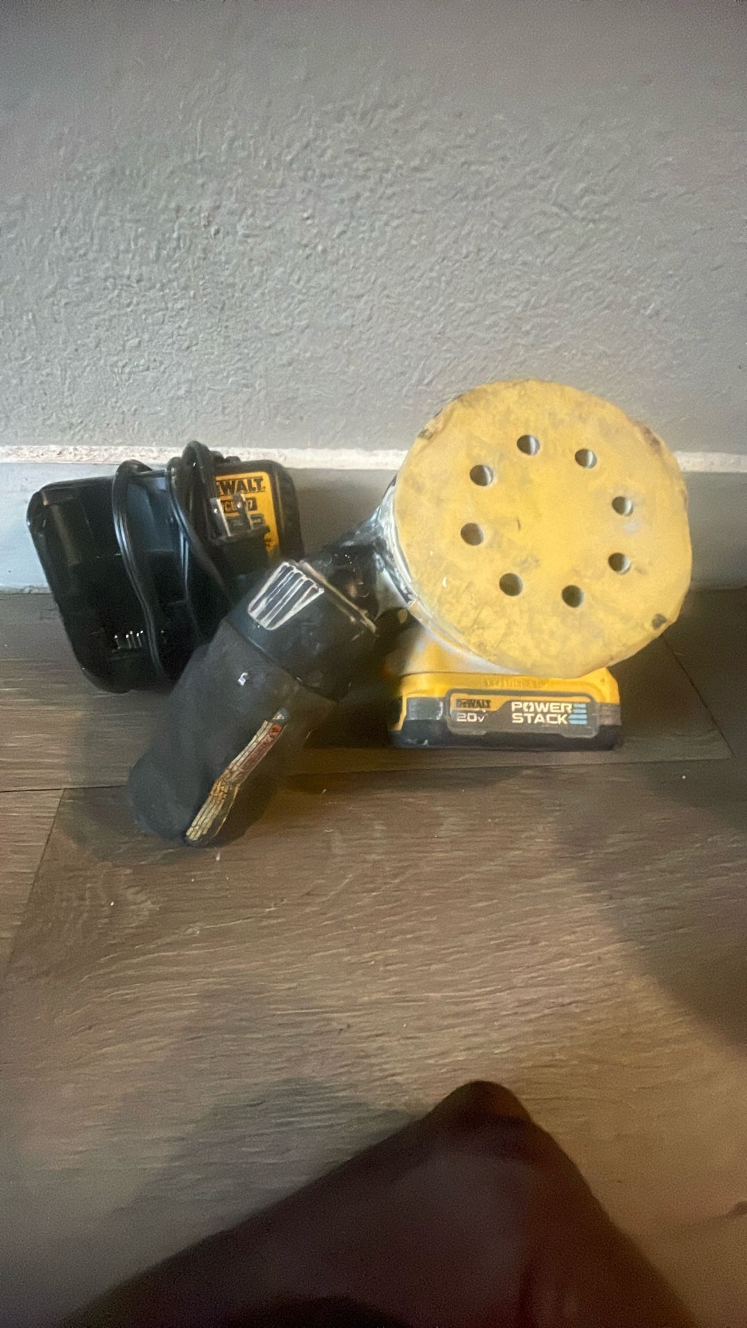 Dewalt 20v orbital Sander 