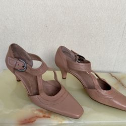 Shoes Aerosoles 9 Pink Beige New Low 2” Heel Pointed Toe