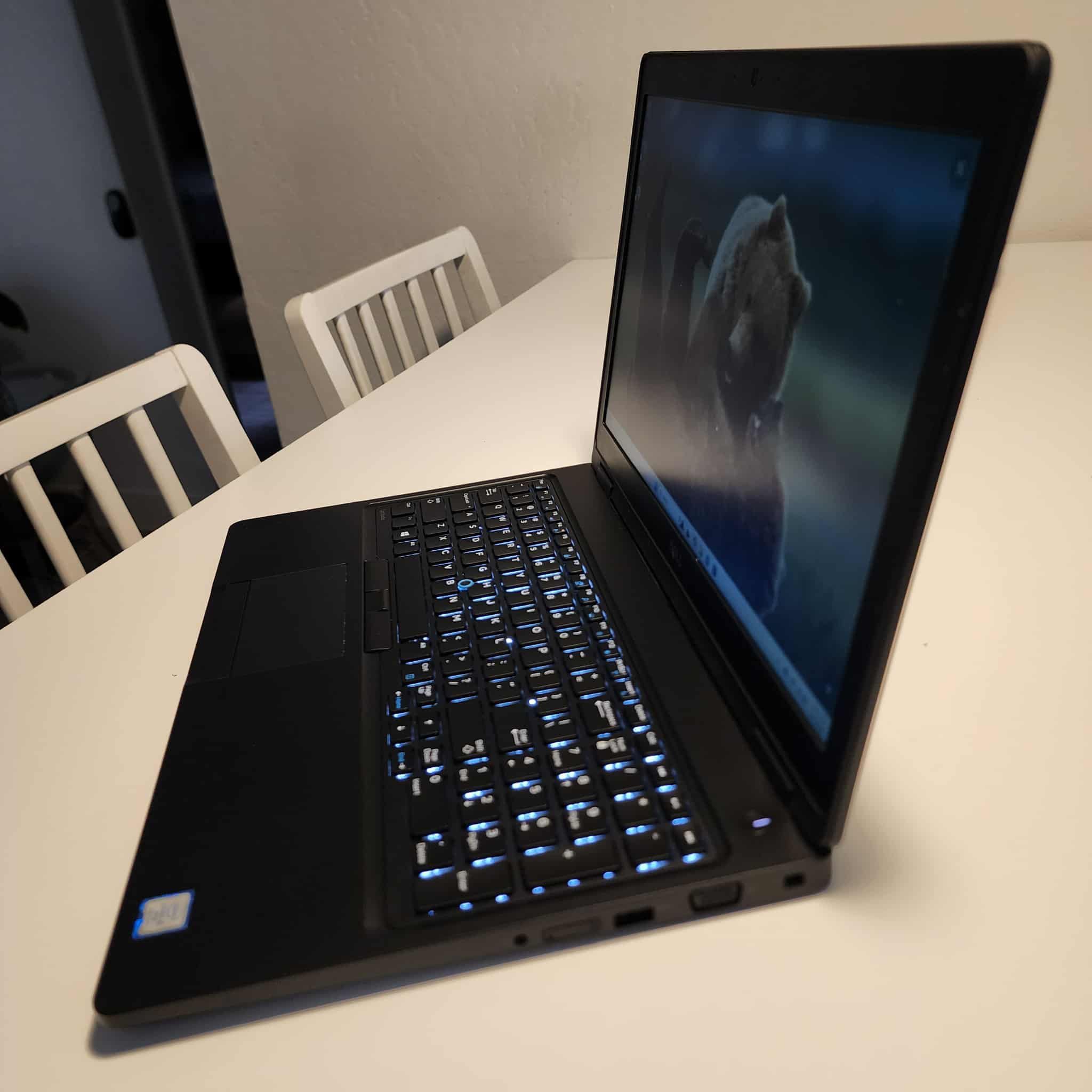 DELL Latitude 5580 laptop 15.6-inch Intel cire i5 7200 2.50Ghz 7th Gen 12 GB RAM 120GB SSD Windows 11 pro, Microsoft Office installed. Nothing wr