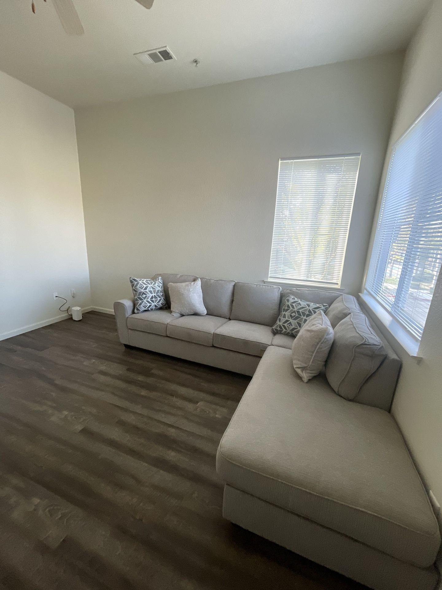 Tan Sectional/See Description/Pick up only