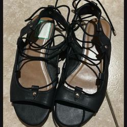 New tie Up Sandals 6 1/2