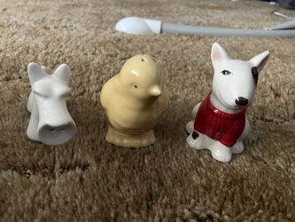 Random Single Salt and Pepper Shakers