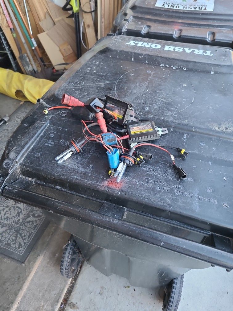 Used 9007 Hid Kit.
