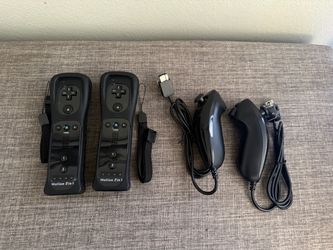 New Wii 2-in -1 Motion Plus Set of two Controllers and Two Nunchucks.