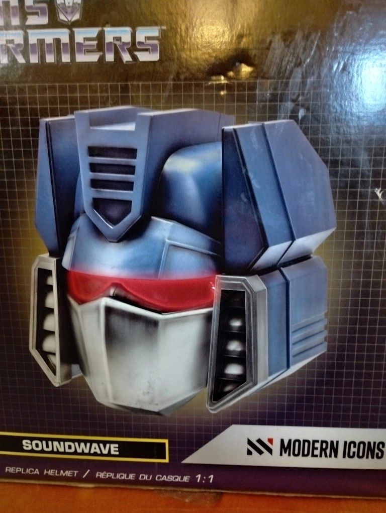 Transformers Replica Helmet For Soundwave