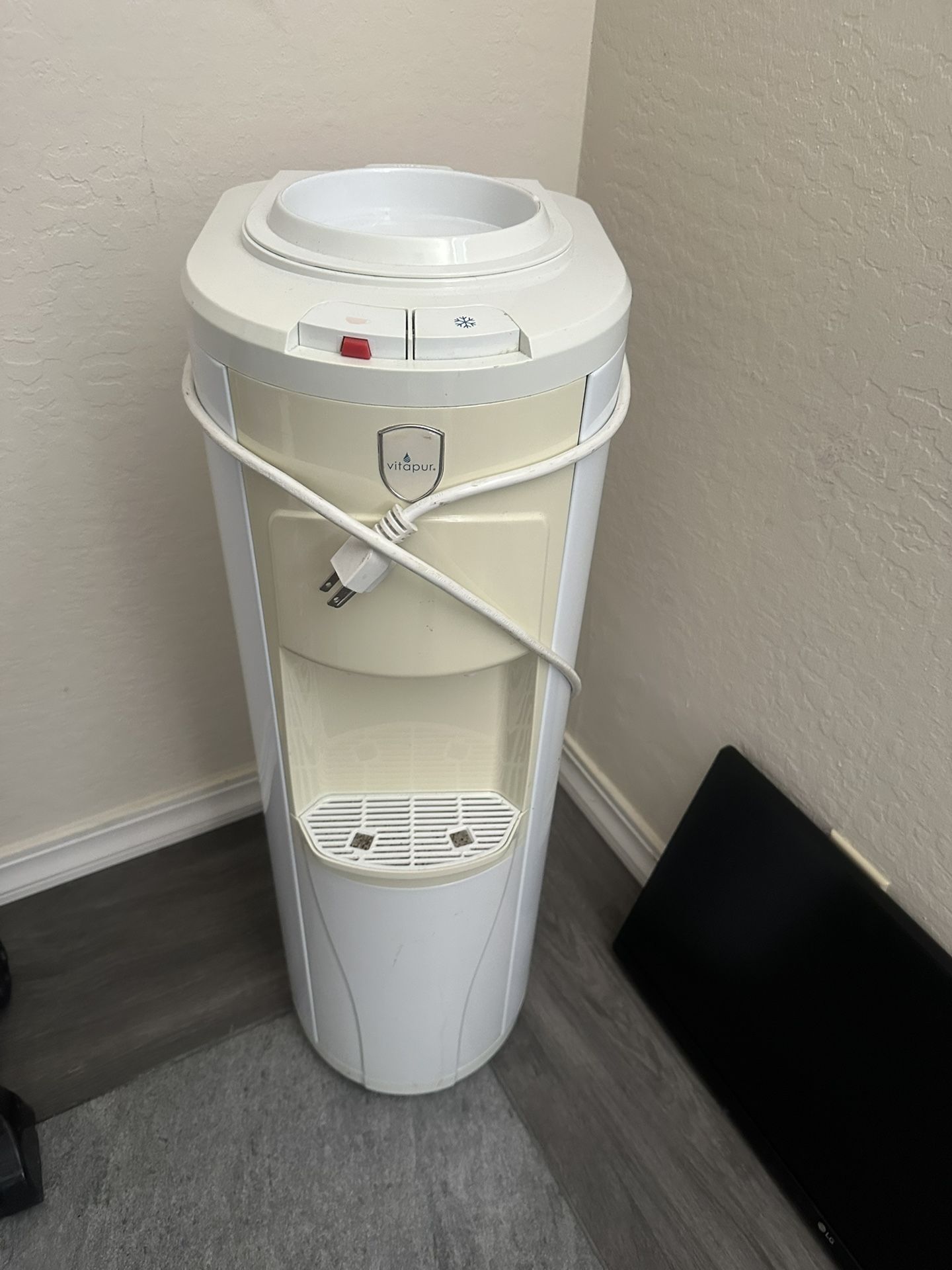Water Dispenser