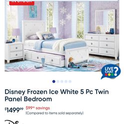 Twin Bed Set In White & Blue