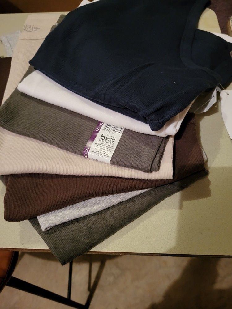 Women's tank tops size XXL-(20)
NEW