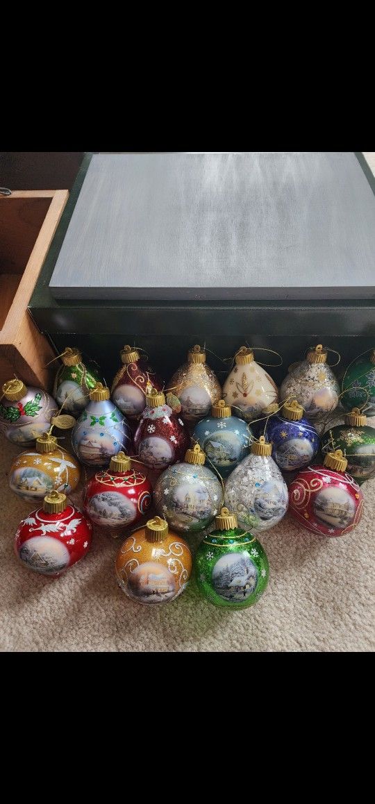 Thomas Kinkade Glass Ornament Set