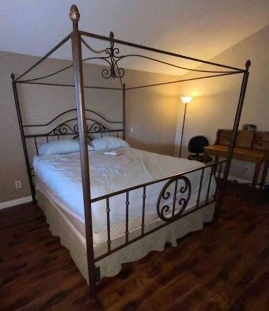 ⚜️ High End Heavy Iron Cal King Size Canopy Bed Frame ⚜️