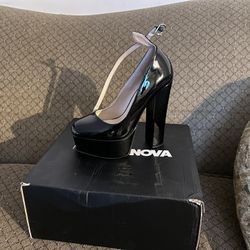 Fashion Nova Black Patent Platform Heels – Size 6 – Brand New