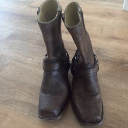 Cowboy boots  size 8