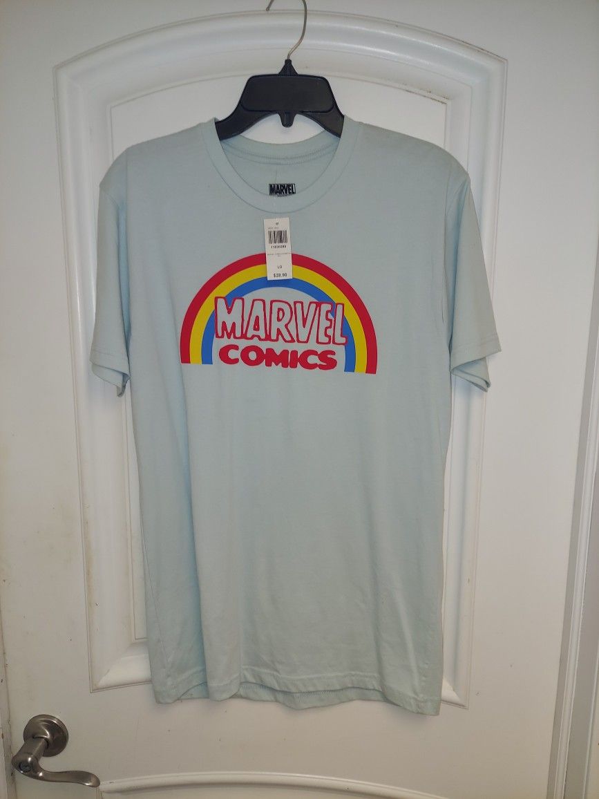 BRAND NEW MENS MARVEL VINTAGE MARVEL COMICS LOGO T-SHIRT LITE BLUE SIZE LARGE WITH TAGS STILL ON IT