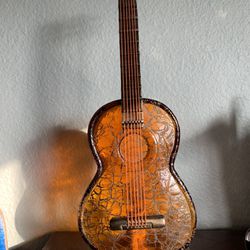 Antique Amber Glass Accent Guitar Light 