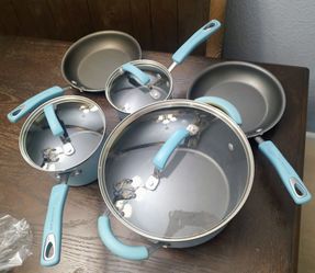Rachel Ray cookware set.