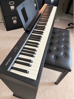 Roland FP10 + stand + pedal + bench