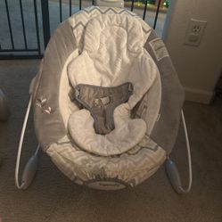 Ingenuity Automatic Baby Bouncer 