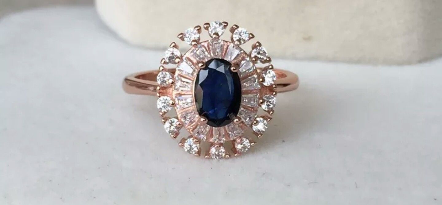 Natural Blue Sapphire in 925 Sterling Silver, Classic Design Ring