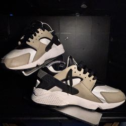 Nike Huarachie Men’s Size 9
