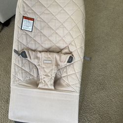 Baby bjorn bouncer