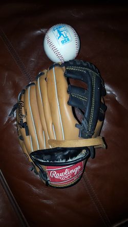 Rawlings Tee Ball glove and ball.
