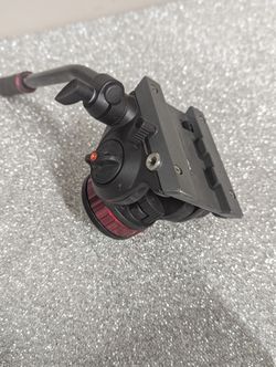MVH 502A Fluid Tripod Head ONLY P12